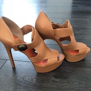 Via Spiga tan Sandals